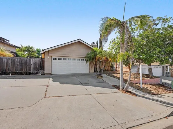 378 Bay Leaf Dr, Chula Vista, CA 91910