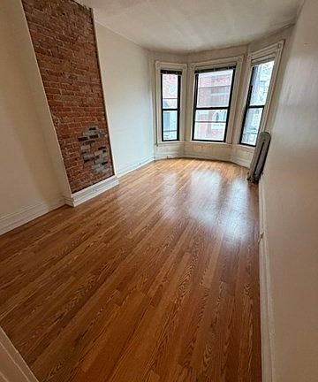 4th image of 16 Isabella St #2