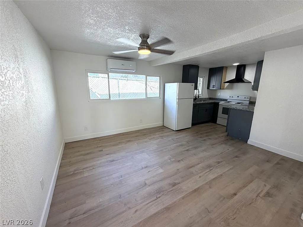 1 bed, 1.0 bath, 560 sqft, $1,035 — Photo 3
