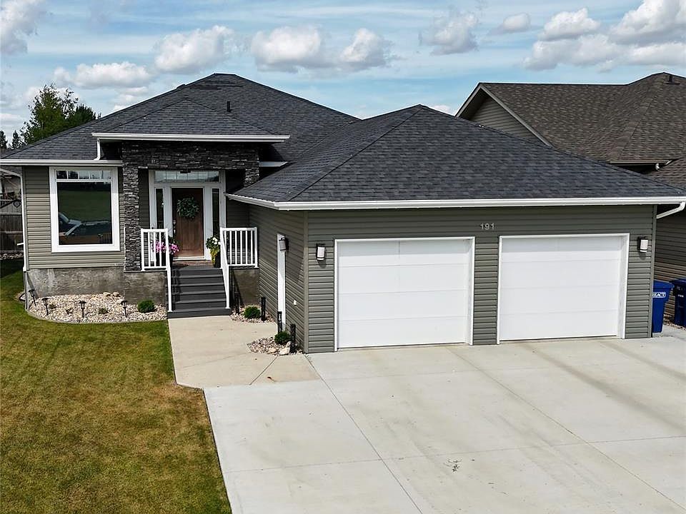 1st image of 191 Saskatchewan AVENUE