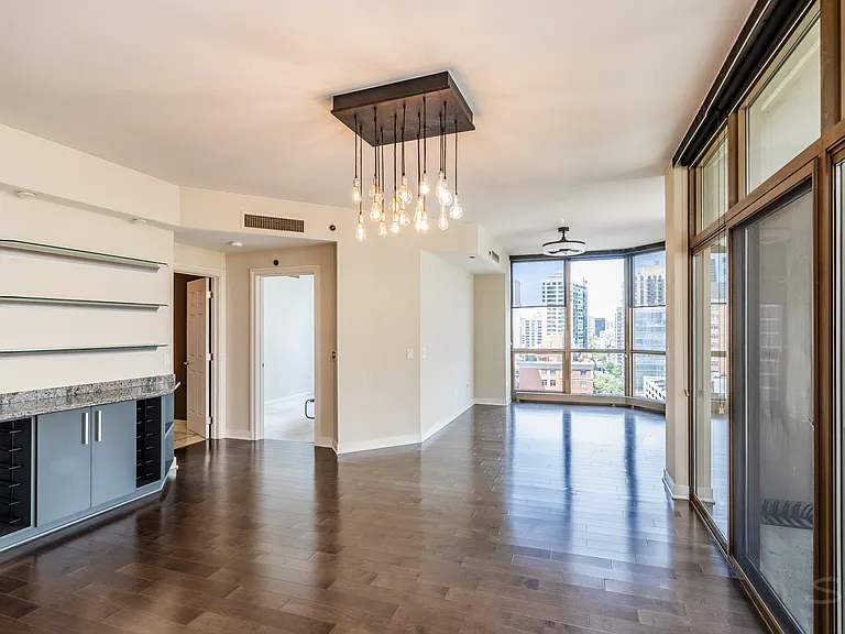 21 E Huron St #1207 — Photo 17