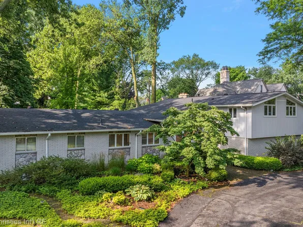 1429 Quarton Rd, Birmingham, MI 48009
