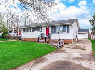 902 Colonel Dr, Cleveland, OH