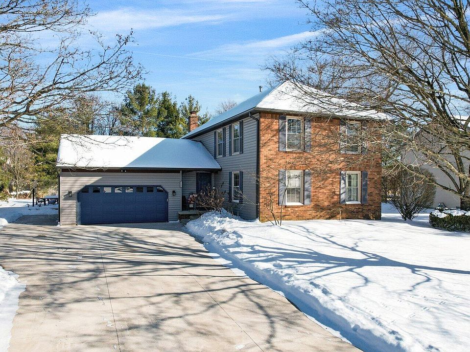 1st image of 11584 Canterbury Ave NW
