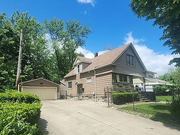 3rd image of 3656 E 129th St