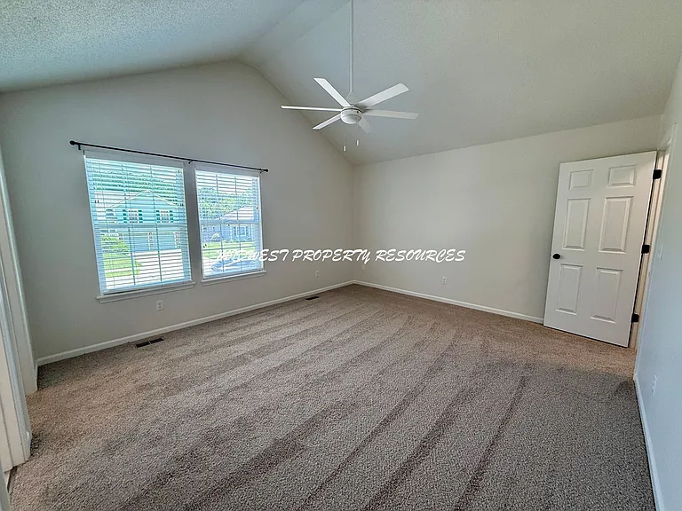 1708 NE Stonewood Dr — Photo 10