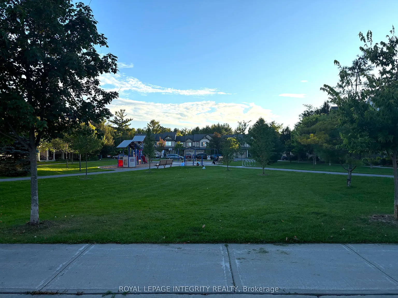 3 bed, $2,530 — Photo 2