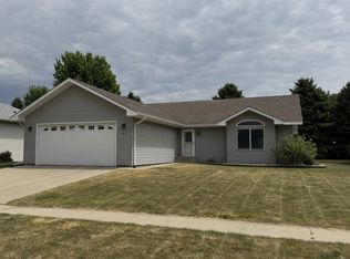 1911 Pebble Beach Cir, Brookings, SD 57006