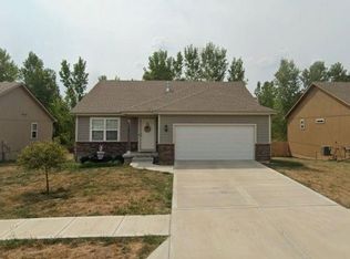 21401 W 216th St, Spring Hill, KS 66083