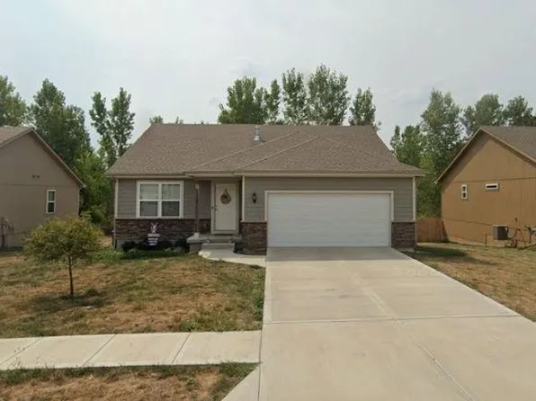 21401 W 216th St, Spring Hill, KS 66083