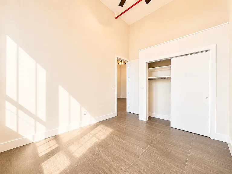 248 McKibbin St #1S — Photo 12