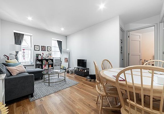 2nd image of 68 W 107th St APT 32