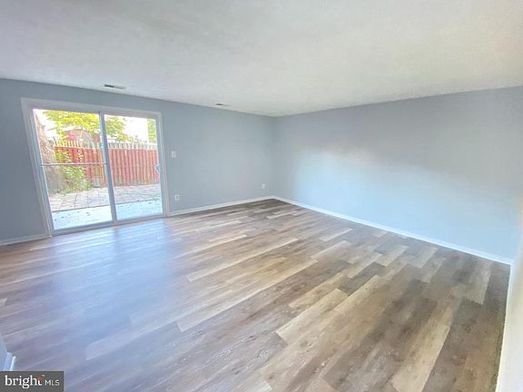 3rd image of 6963 Villa Del Rey Ct