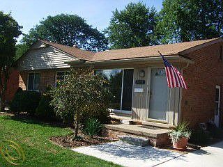 5th image of 31158 W Chicago St
