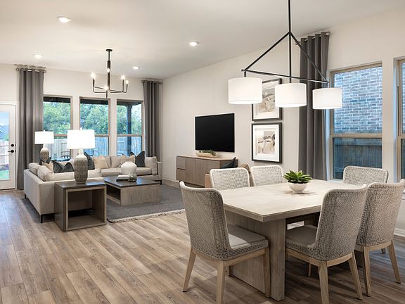 Dining Area Opens to Gathering Room