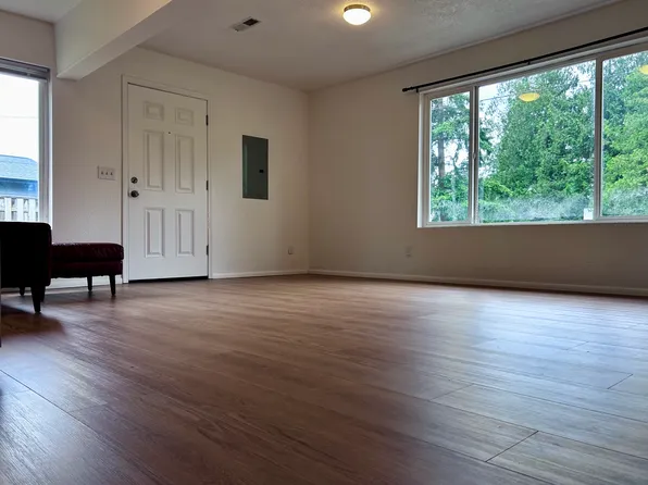 (undisclosed Address), Enumclaw, WA 98022
