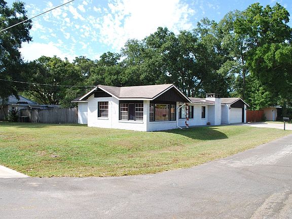 large Front and backyard