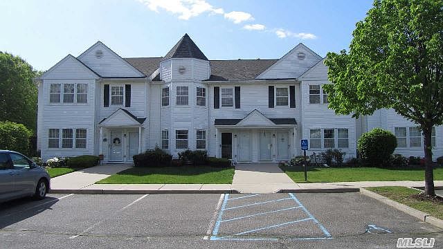 1st image of 34 Victorian Ln