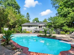2 Cedar Ct, Long Valley, NJ