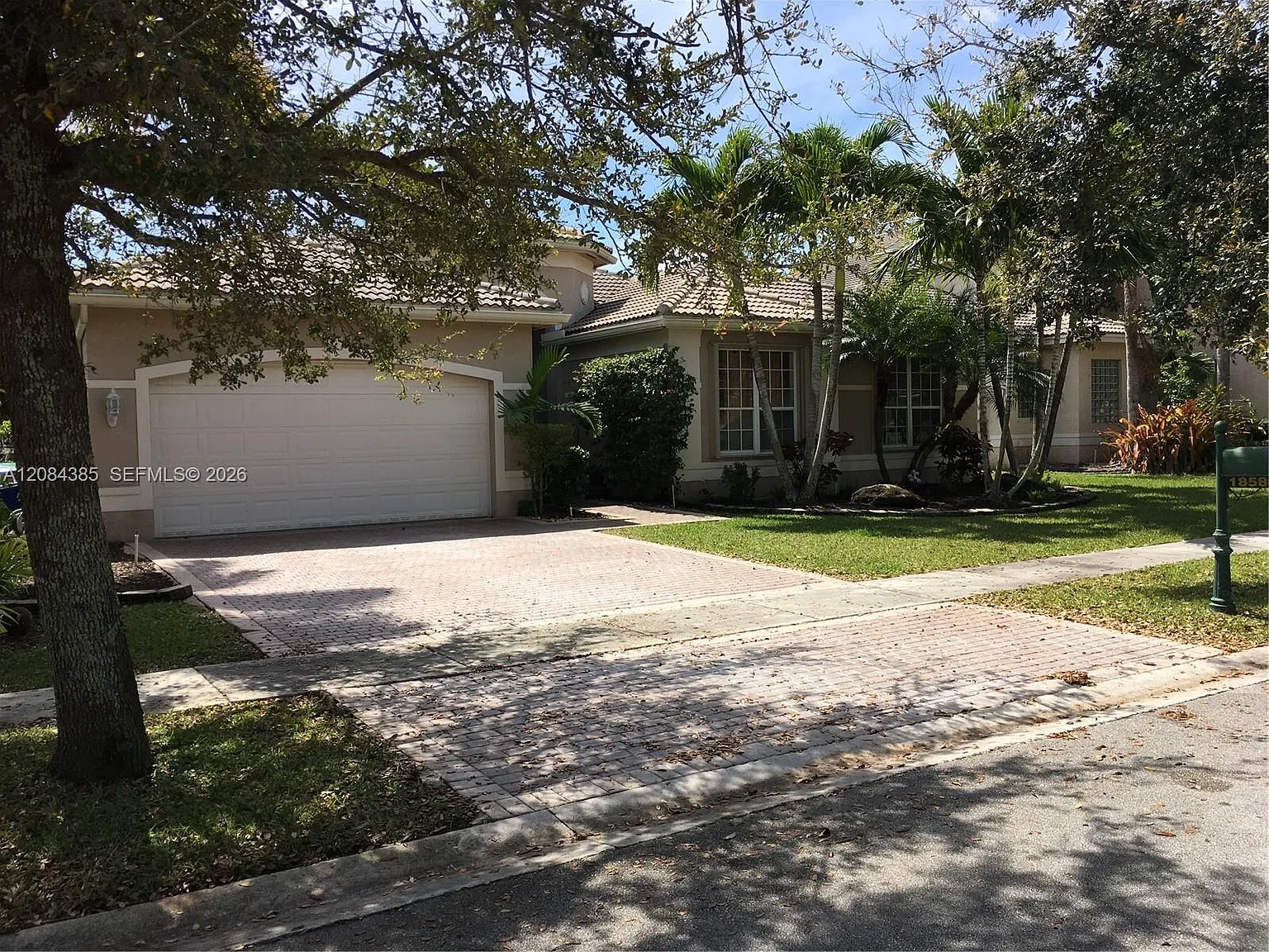 5 bed, 2951 sqft, $6,000 — Photo 3