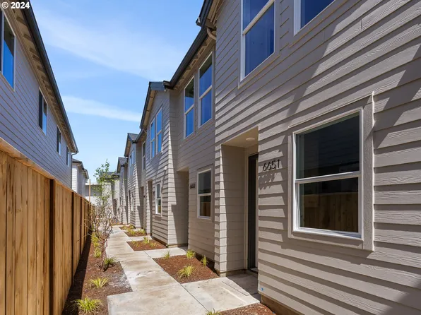 6655 N Fessenden St #18, Portland, OR 97203