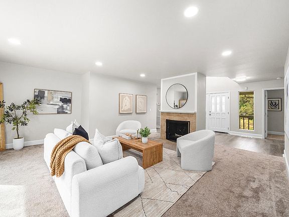 4th image of 2769 Valencia Rd
