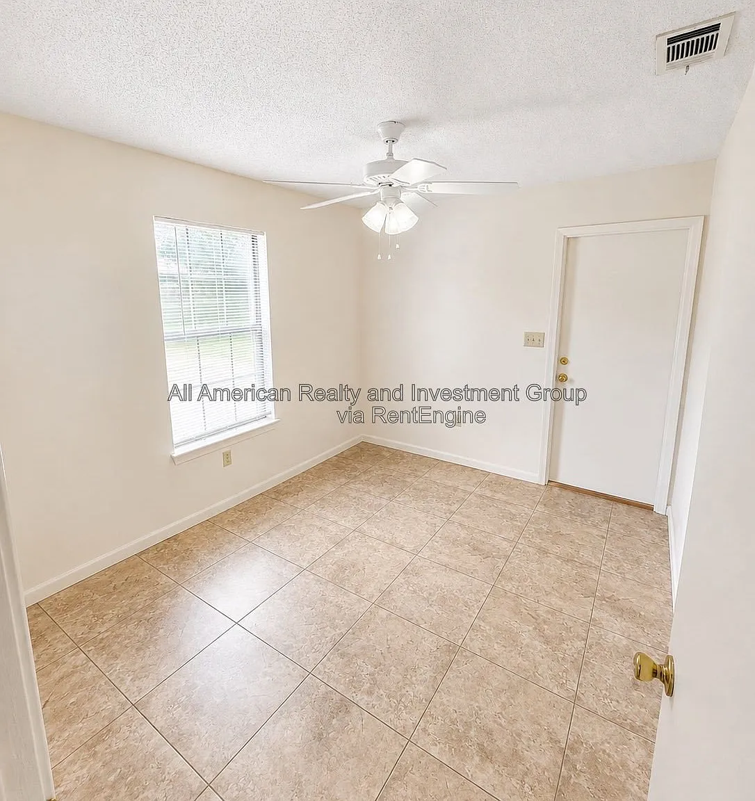 3 bed, 3.0 bath, 1375 sqft, $1,875 — Photo 3