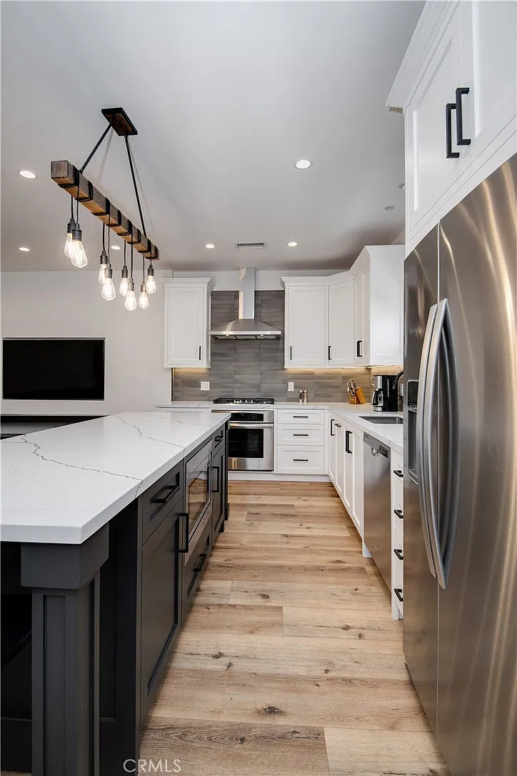 3 bed, 1200 sqft, $5,500 — Photo 1