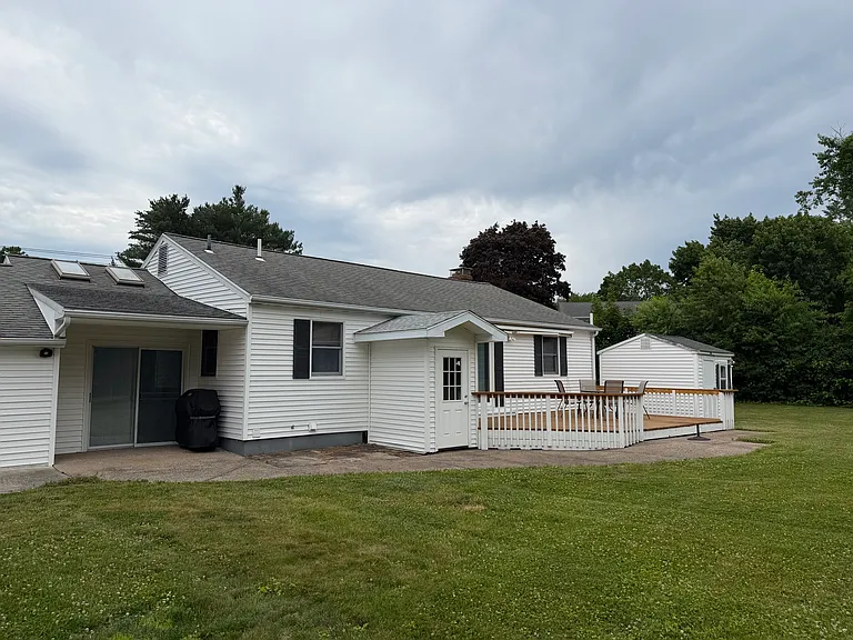 219 Sun Valley Dr — Photo 4