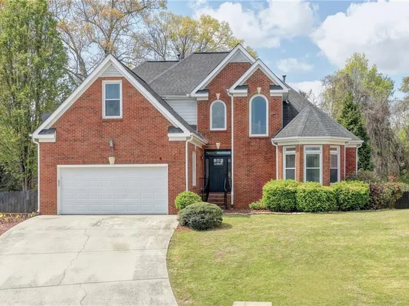 1005 Lewis Ridge Cir, Lawrenceville, GA 30045