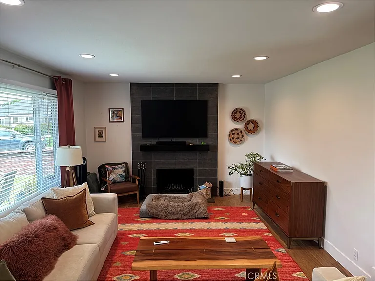 2831 Francis Ln — Photo 4