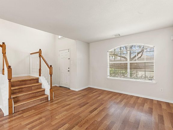 5th image of 3111 Holly Ranch Dr