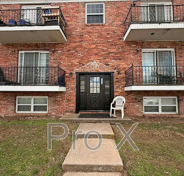 124 E Highland Ave #2 — Photo 2
