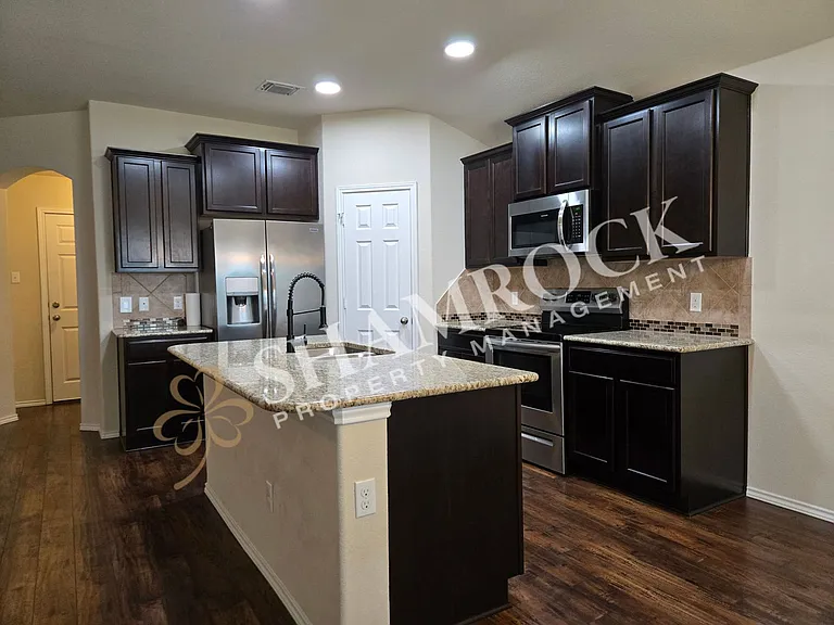 3208 Jackal Dr — Photo 6