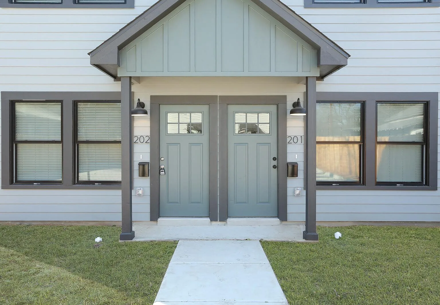2 bed, 1.5 bath, 1016 sqft, $1,450 — Photo 2