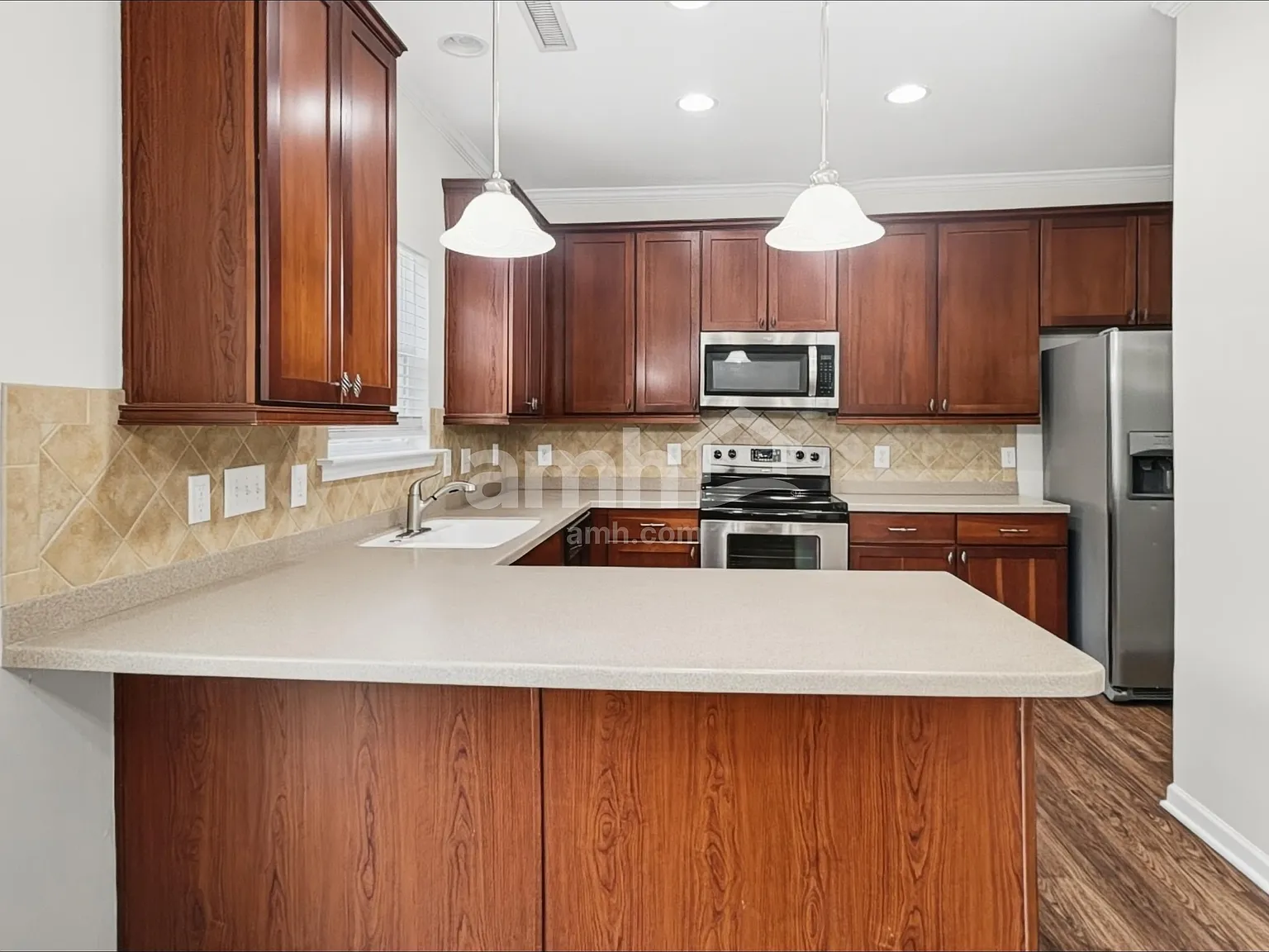 4 bed, 2.5 bath, 2614 sqft, $2,335 — Photo 4