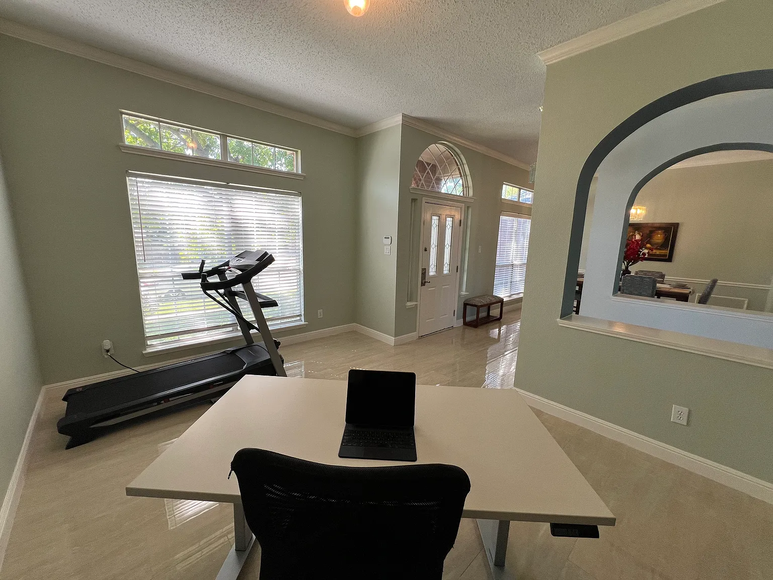 4 bed, 2.5 bath, 2471 sqft, $5,500 — Photo 1