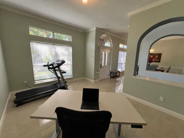 2209 Stennett Dr, Arlington, TX 76006