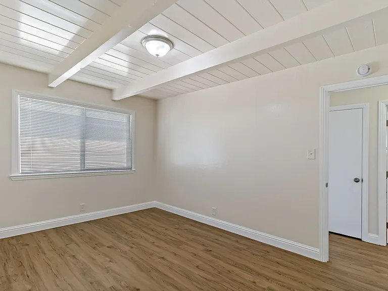 1970 Powell St #D — Photo 20