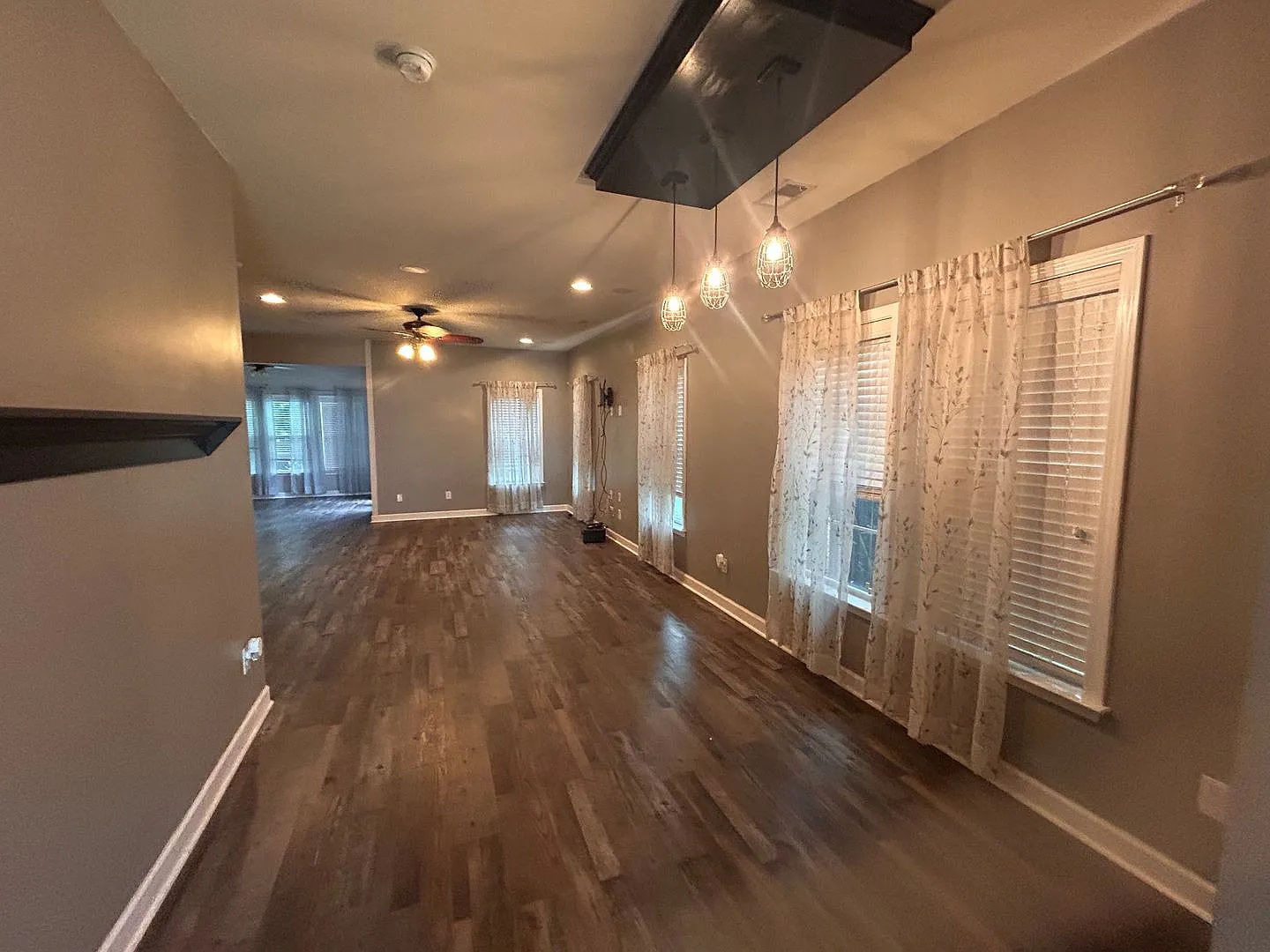 Huge 4BR home in beautiful neighborhood Wellborn Village in Ladson! — Photo 3