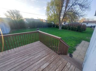 615 S 5th St, Eldridge, IA 52748