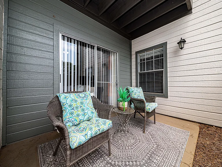 Private balcony/patio