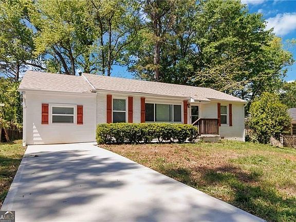 3rd image of 1907 Clarke Ln