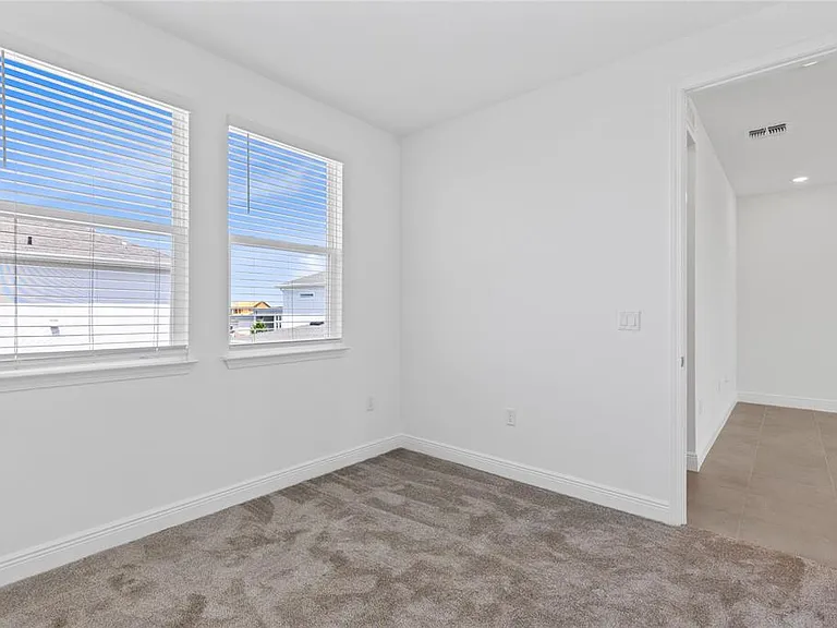 9711 Undset Aly — Photo 8