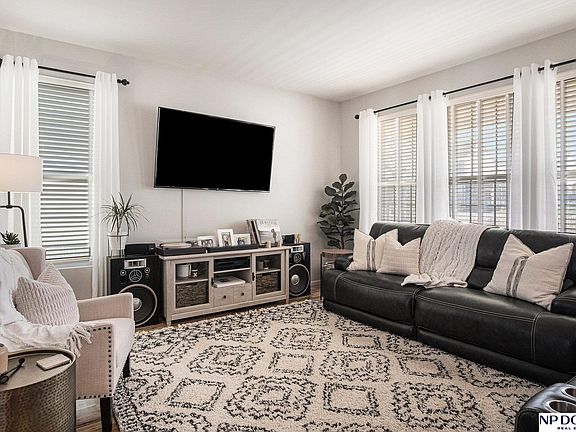 5th image of 908 Mineral Dr