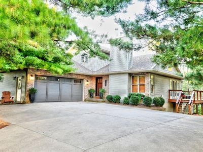 2794 Tower Site Dr NE, Solon, IA, 52333