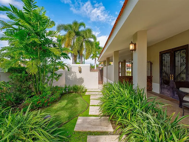 254 Sabanera — Photo 12