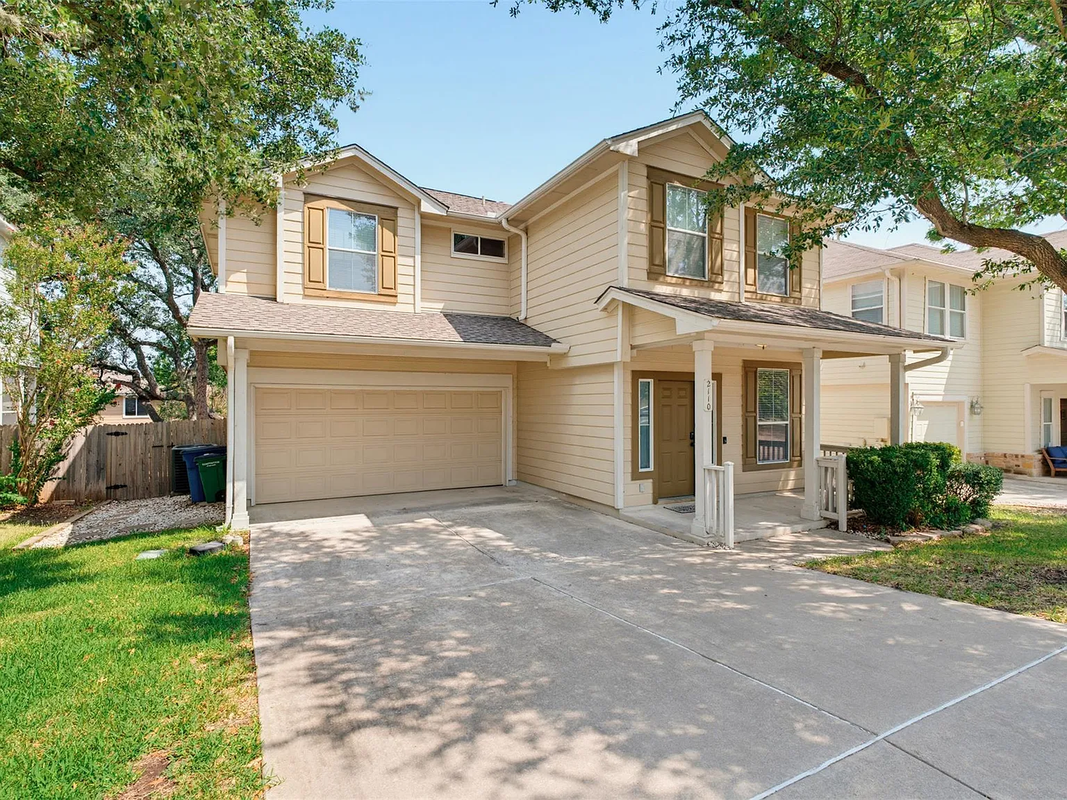 4 bed, 2.5 bath, 1724 sqft, $2,700 — Photo 1