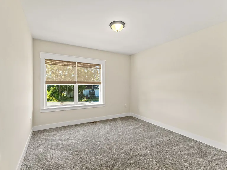 105 Bishop Hollow Rd — Photo 22