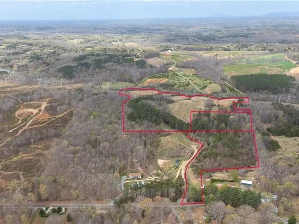 6988 Salem Chapel Rd, Walnut Cove, NC 27052